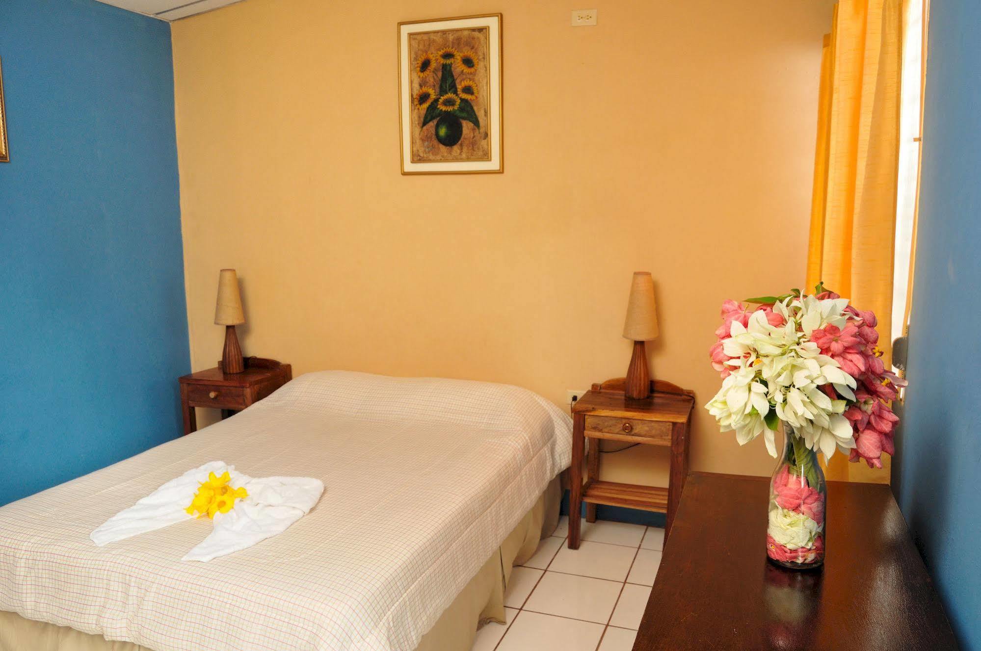 Hotel Hamacas ริวาส ภายนอก รูปภาพ